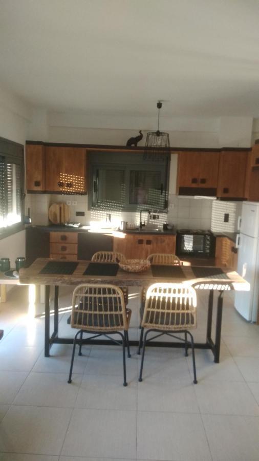 Chrisambelos Apartments Istro Bagian luar foto