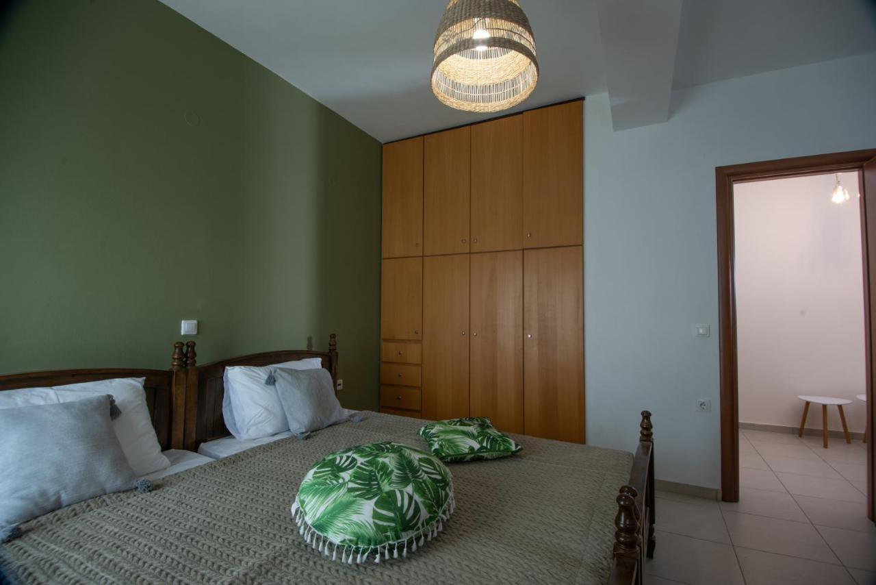 Chrisambelos Apartments Istro Bagian luar foto