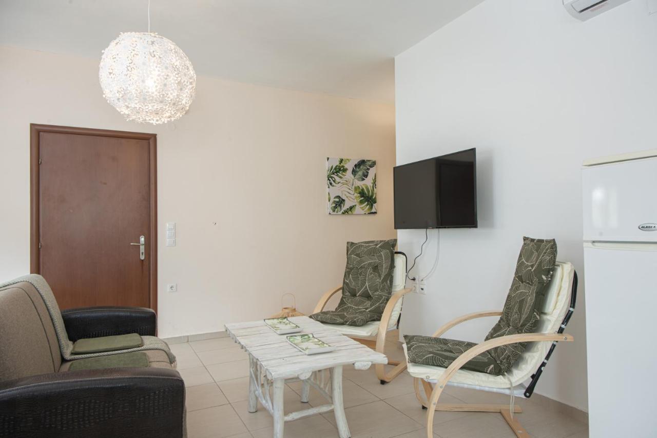 Chrisambelos Apartments Istro Bagian luar foto