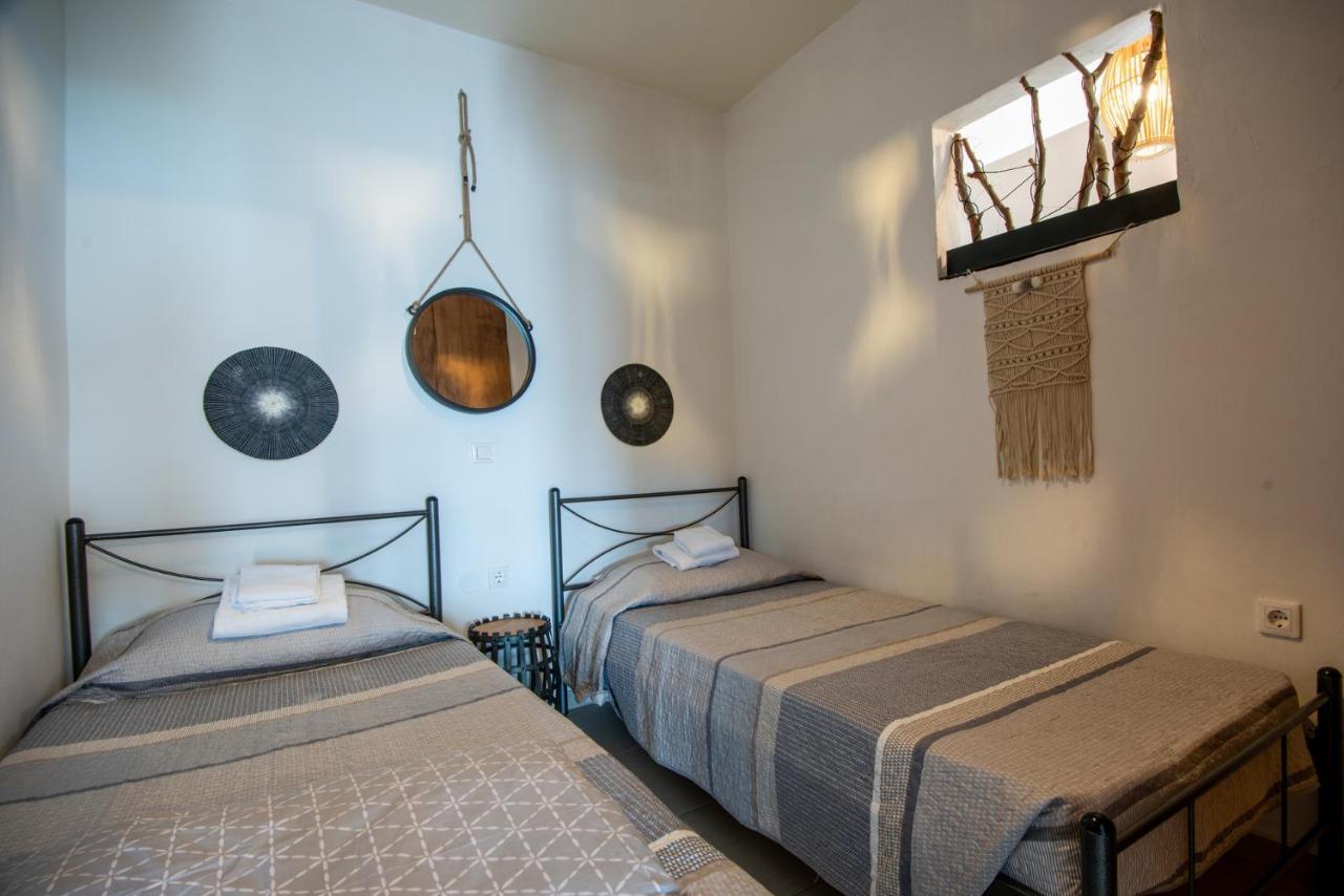 Chrisambelos Apartments Istro Bagian luar foto