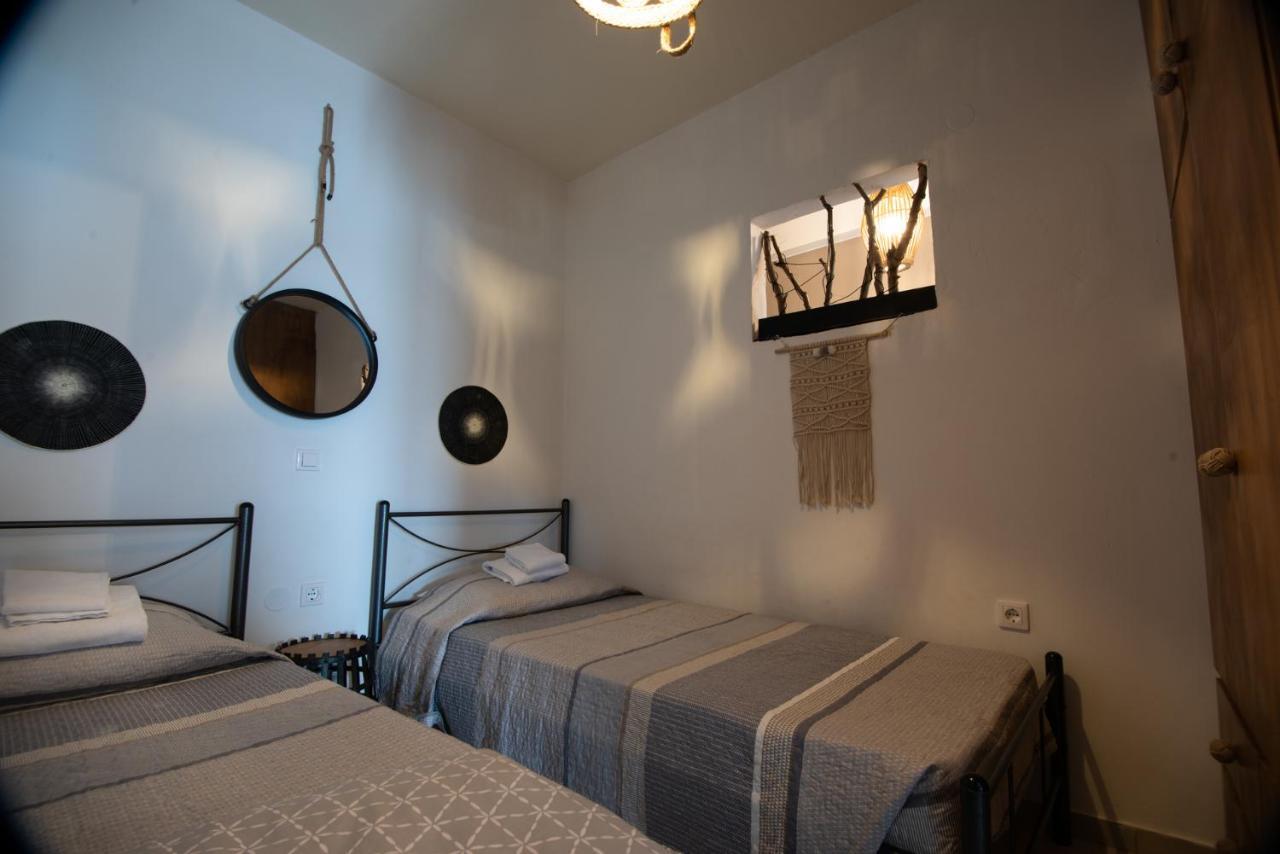 Chrisambelos Apartments Istro Bagian luar foto